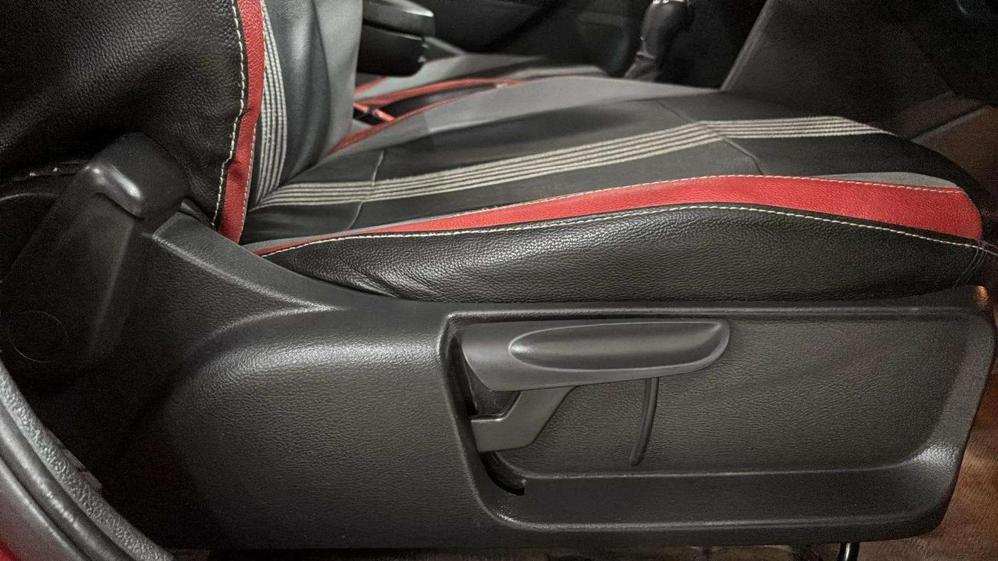 2018 Skoda Rapid STYLE 1.6 MPI AT, Petrol, Automatic, 71,766 km, Driver Side Adjustment Panel