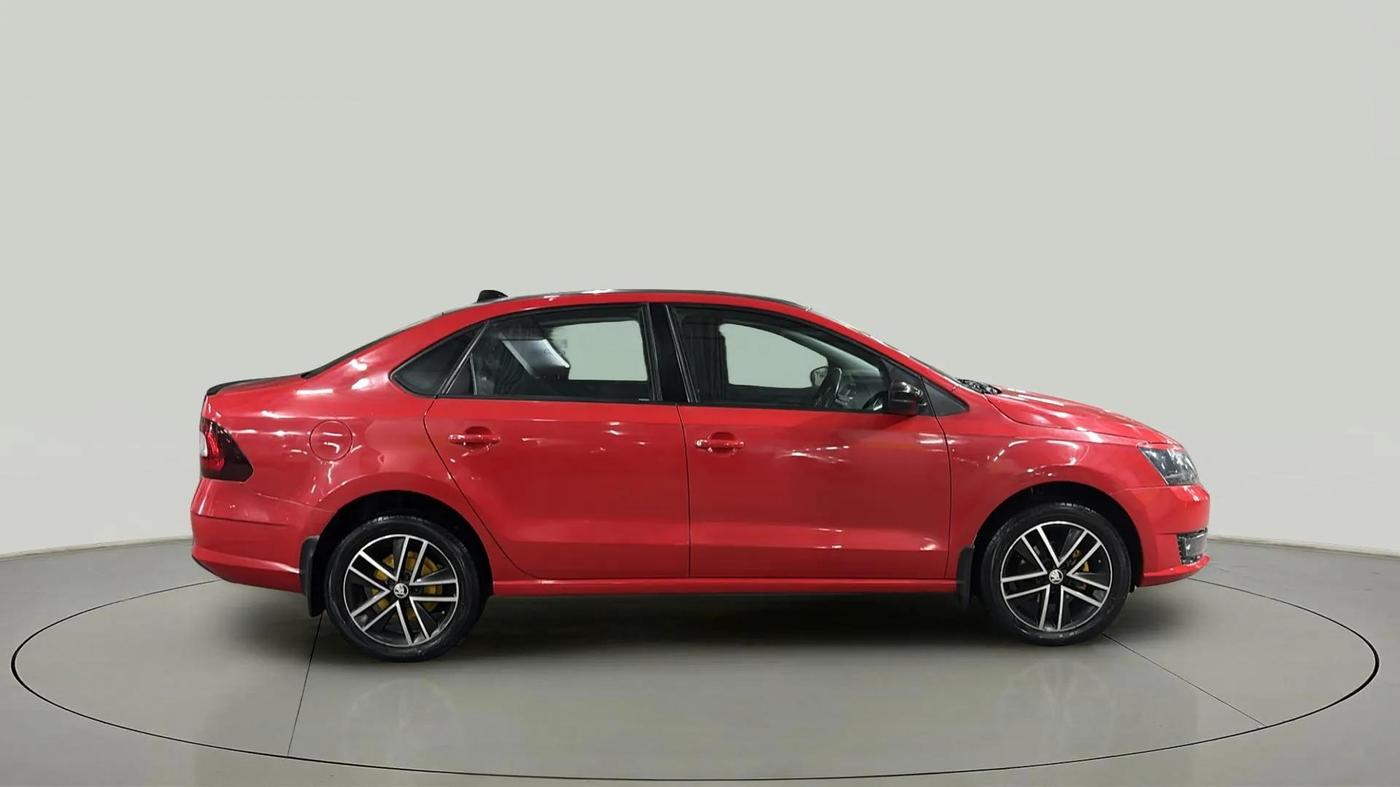 2018 Skoda Rapid STYLE 1.6 MPI AT, Petrol, Automatic, 71,766 km, Right Side View
