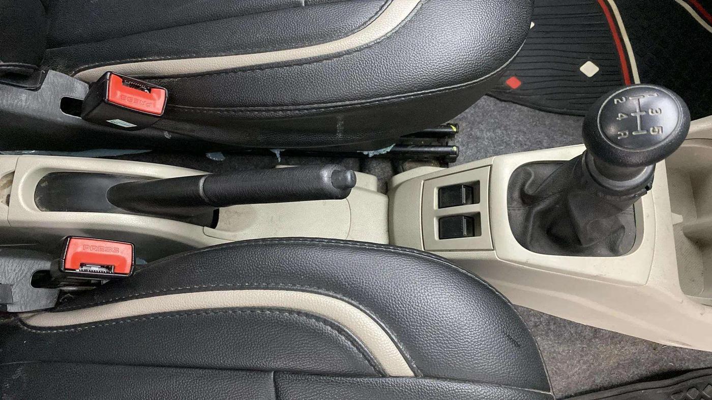 2022 Maruti Alto VXI, Petrol, Manual, 20,398 km, Gear Lever