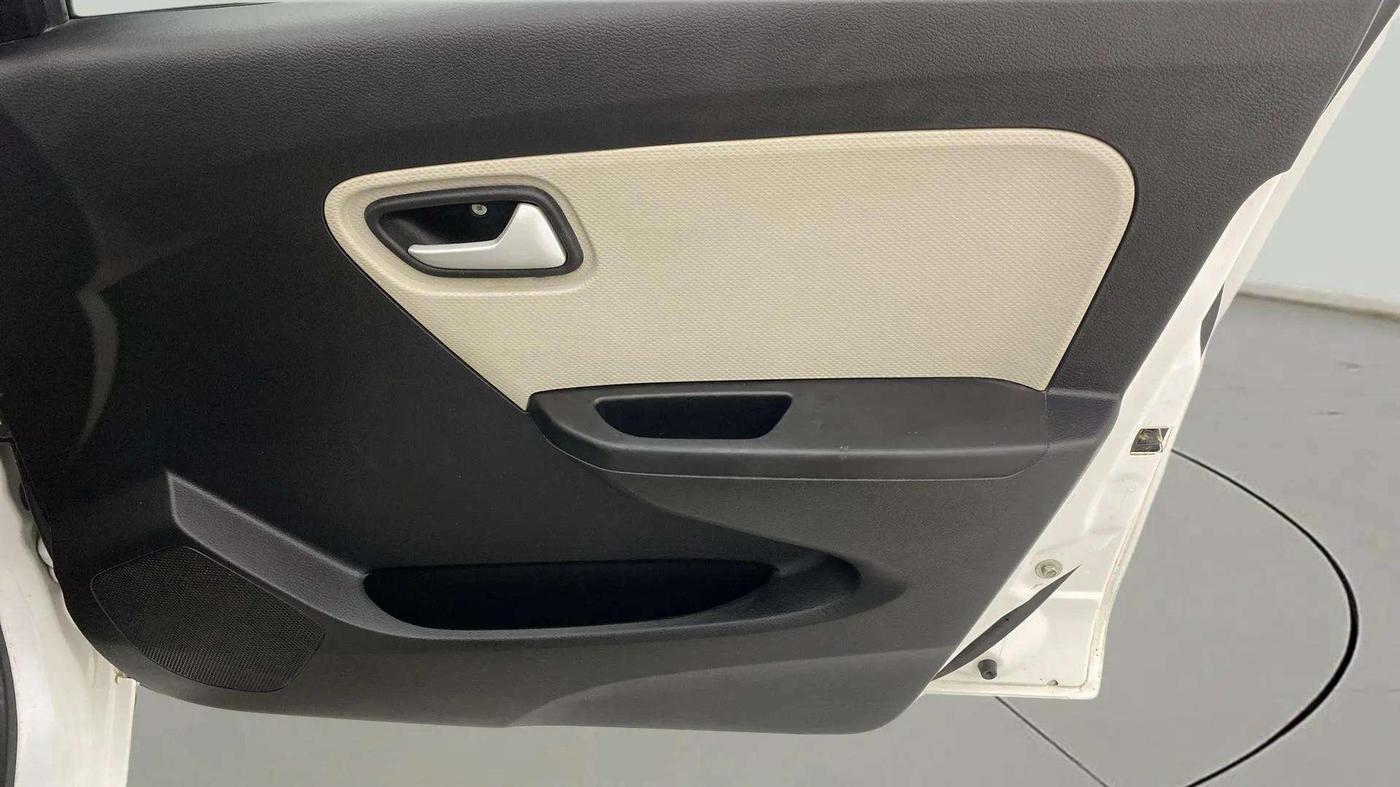 2022 Maruti Alto VXI, Petrol, Manual, 20,398 km, Driver Side Door Panels Control