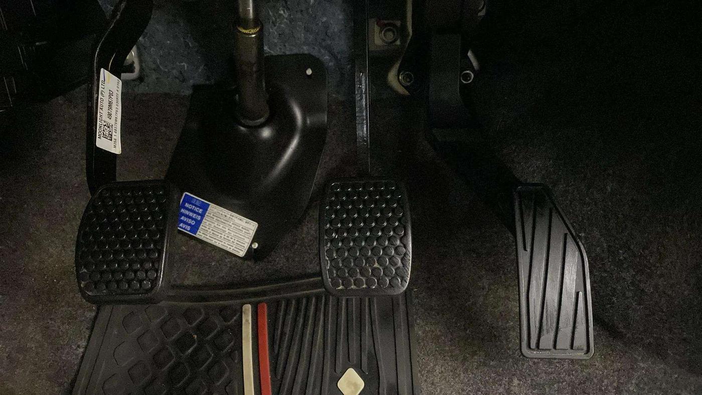 2022 Maruti Alto VXI, Petrol, Manual, 20,398 km, Pedals