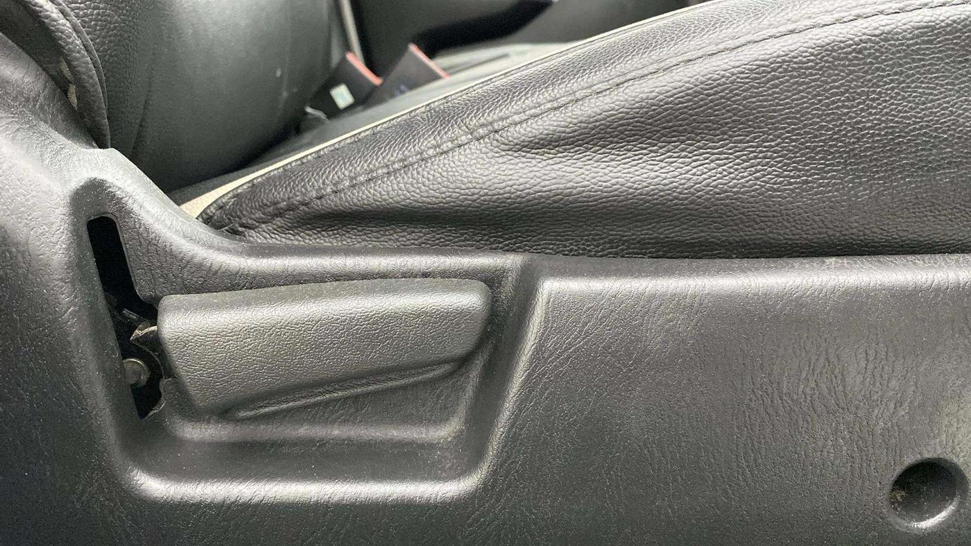 2022 Maruti Alto VXI, Petrol, Manual, 20,398 km, Driver Side Adjustment Panel
