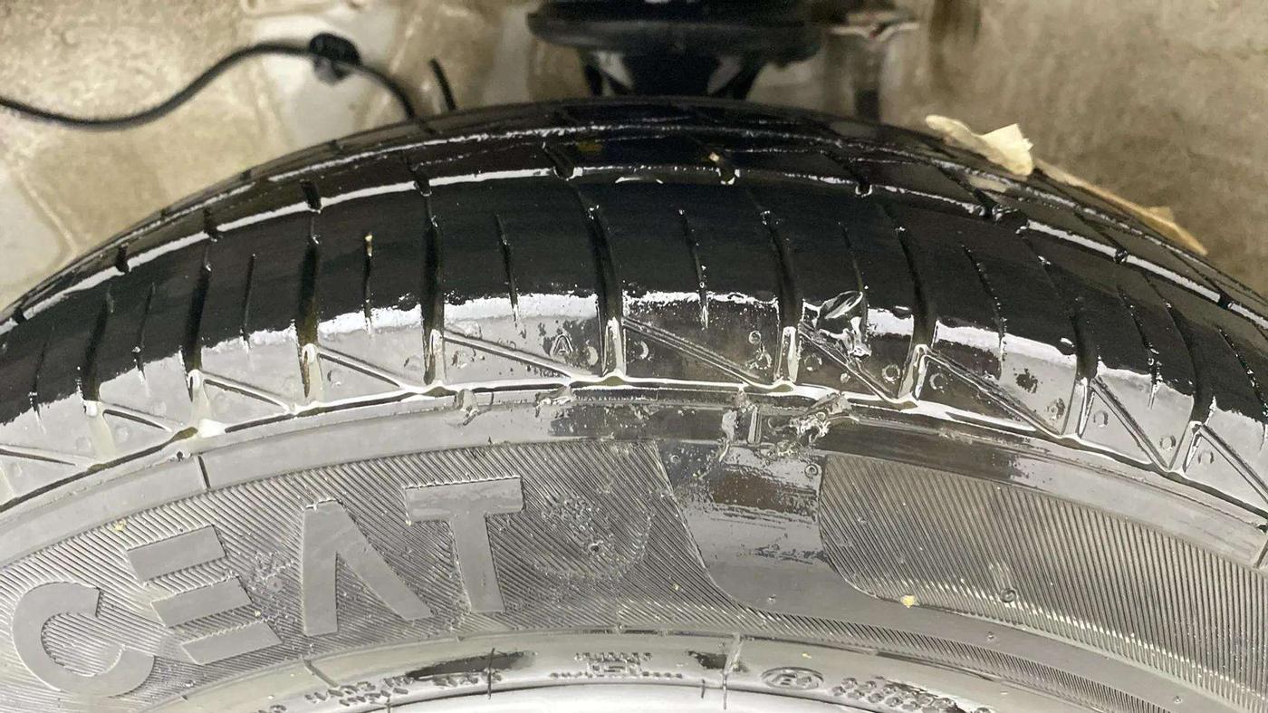 2022 Maruti Alto VXI, Petrol, Manual, 20,398 km, Left Front Tyre Tread