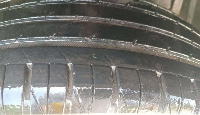 2019 Maruti Vitara Brezza ZDI AMT, Diesel, Automatic, 51,483 km, Right Front Tyre Tread
