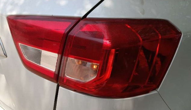 2019 Maruti Vitara Brezza ZDI AMT, Diesel, Automatic, 51,483 km, Right tail light - Minor damage