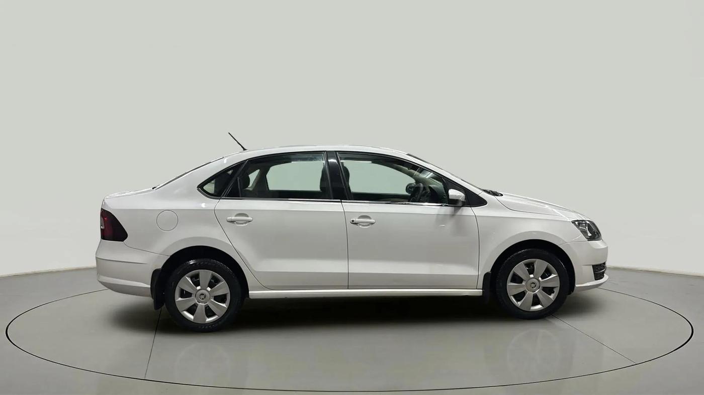 2020 Skoda Rapid ACTIVE 1.0 TSI, Petrol, Manual, 82,242 km, Right Side View