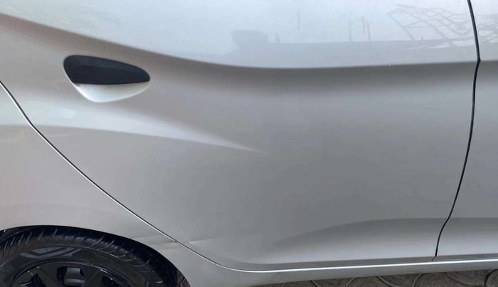 2015 Hyundai Eon MAGNA +, Petrol, Manual, 15,234 km, Right rear door - Minor scratches