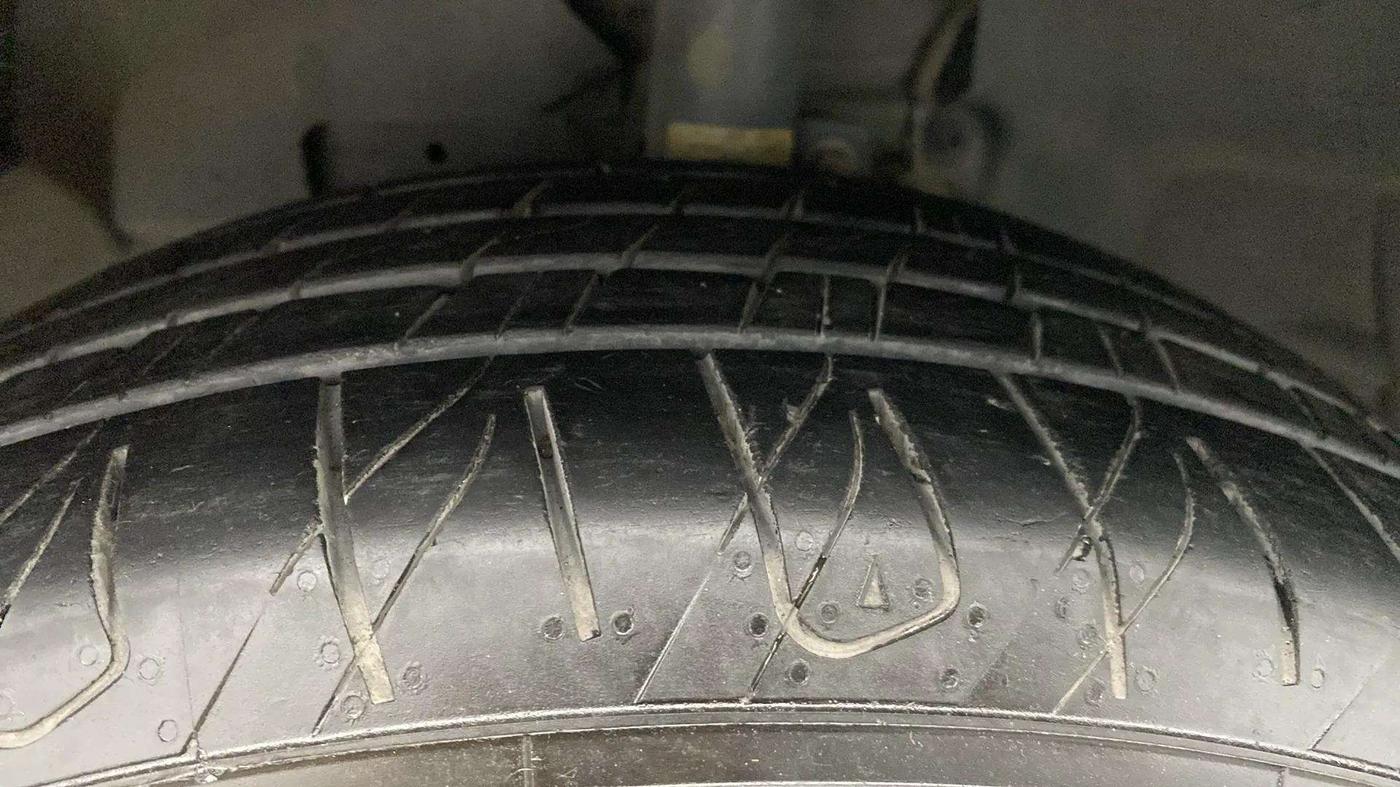 2020 Ford Ecosport TITANIUM 1.5L DIESEL, Diesel, Manual, 59,253 km, Left Front Tyre Tread
