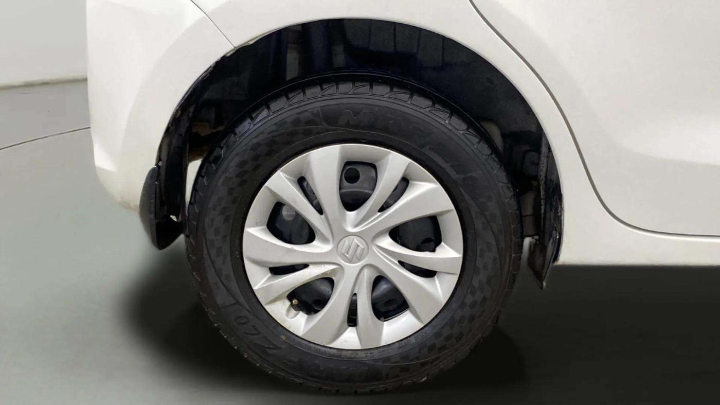 2020 Maruti Swift VXI, Petrol, Manual, 41,846 km, Right Rear Wheel