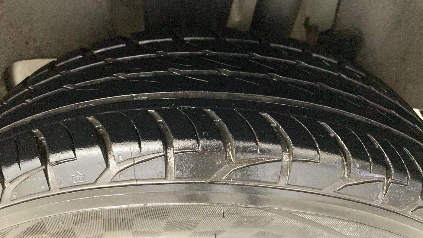 2020 Maruti Swift VXI, Petrol, Manual, 41,846 km, Left Rear Tyre Tread