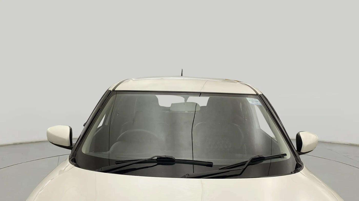 2020 Maruti Swift VXI, Petrol, Manual, 41,846 km, Front Windshield
