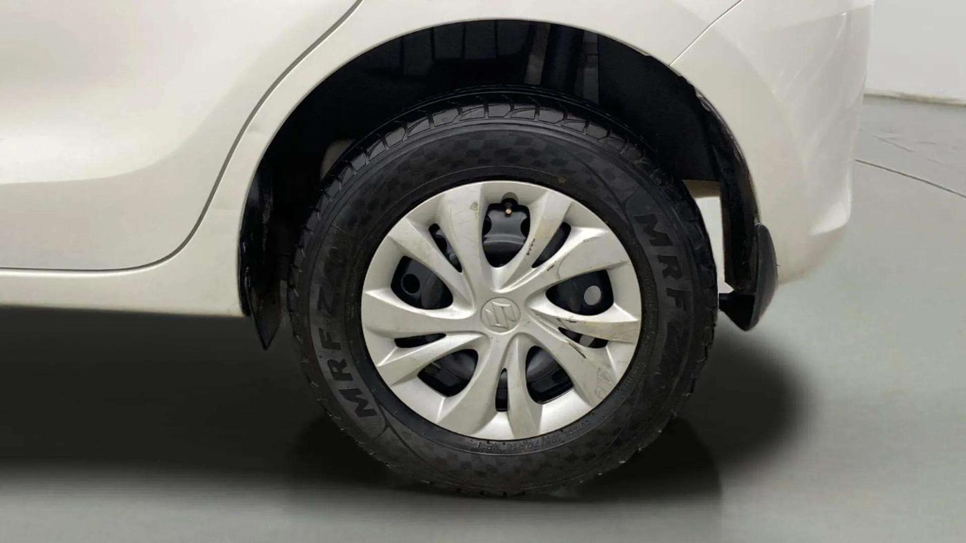 2020 Maruti Swift VXI, Petrol, Manual, 41,846 km, Left Rear Wheel