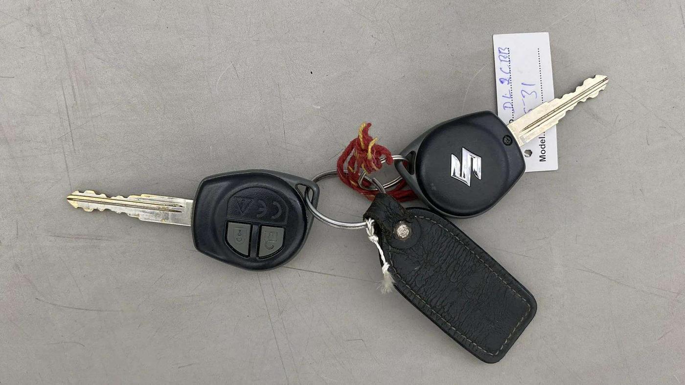 2020 Maruti Swift VXI, Petrol, Manual, 41,846 km, Key Close Up