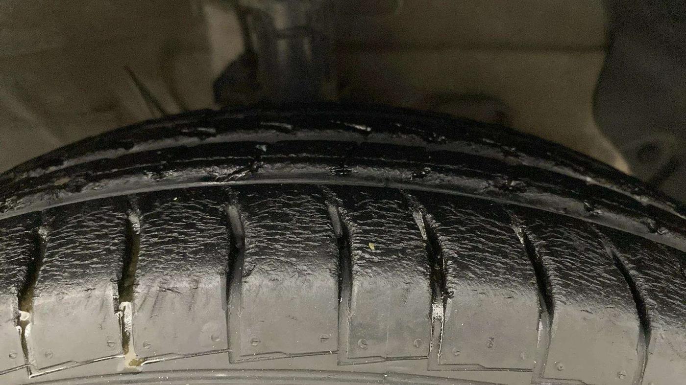 2018 Hyundai NEW SANTRO MAGNA, Petrol, Manual, 15,459 km, Right Front Tyre Tread
