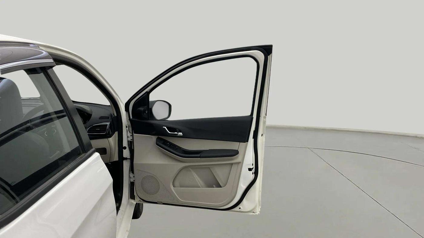 2023 Tata Tiago XZA PLUS PETROL, Petrol, Automatic, 19,953 km, RHS Front Door