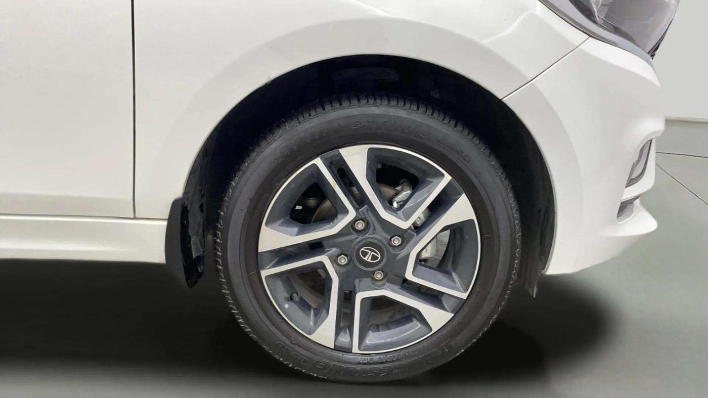 2023 Tata Tiago XZA PLUS PETROL, Petrol, Automatic, 19,953 km, Right Front Wheel