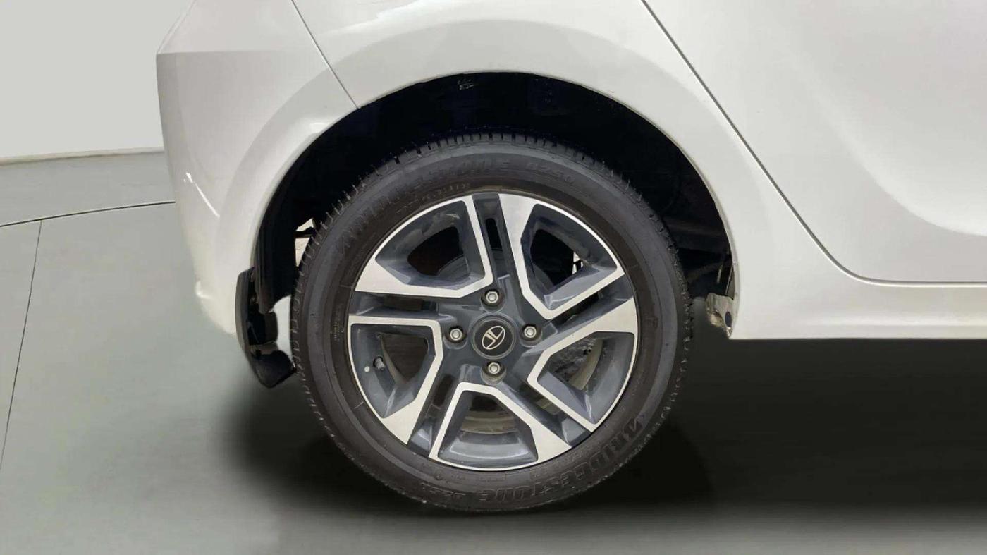 2023 Tata Tiago XZA PLUS PETROL, Petrol, Automatic, 19,953 km, Right Rear Wheel