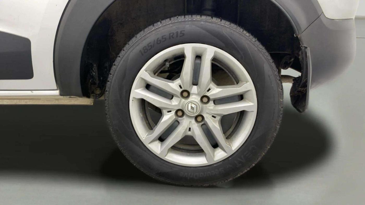 2022 Renault TRIBER RXZ, Petrol, Manual, 86,666 km, Left Rear Wheel