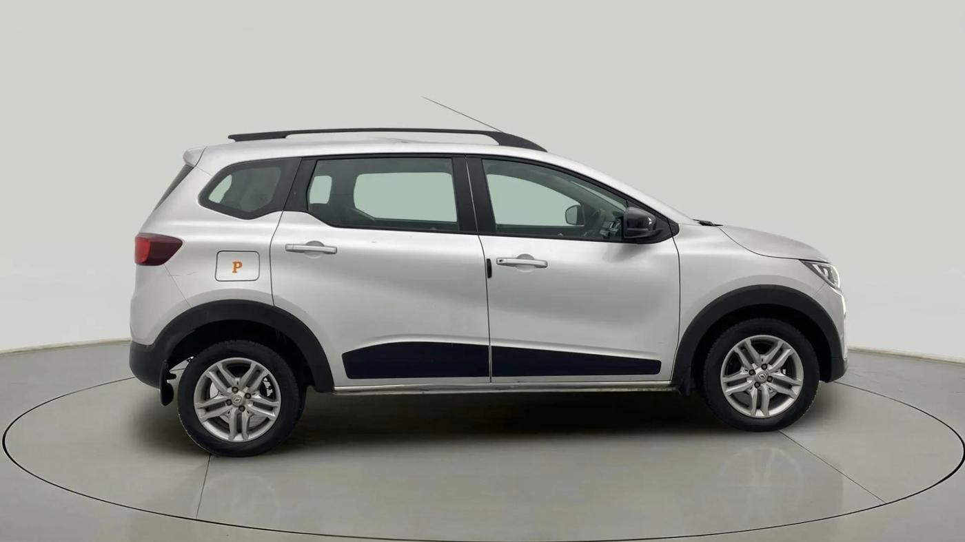 2022 Renault TRIBER RXZ, Petrol, Manual, 86,666 km, Right Side View