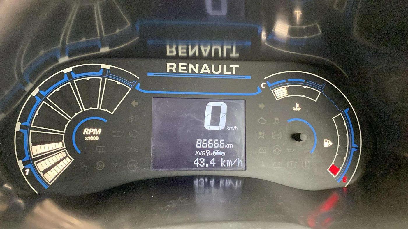 2022 Renault TRIBER RXZ, Petrol, Manual, 86,666 km, Odometer Image