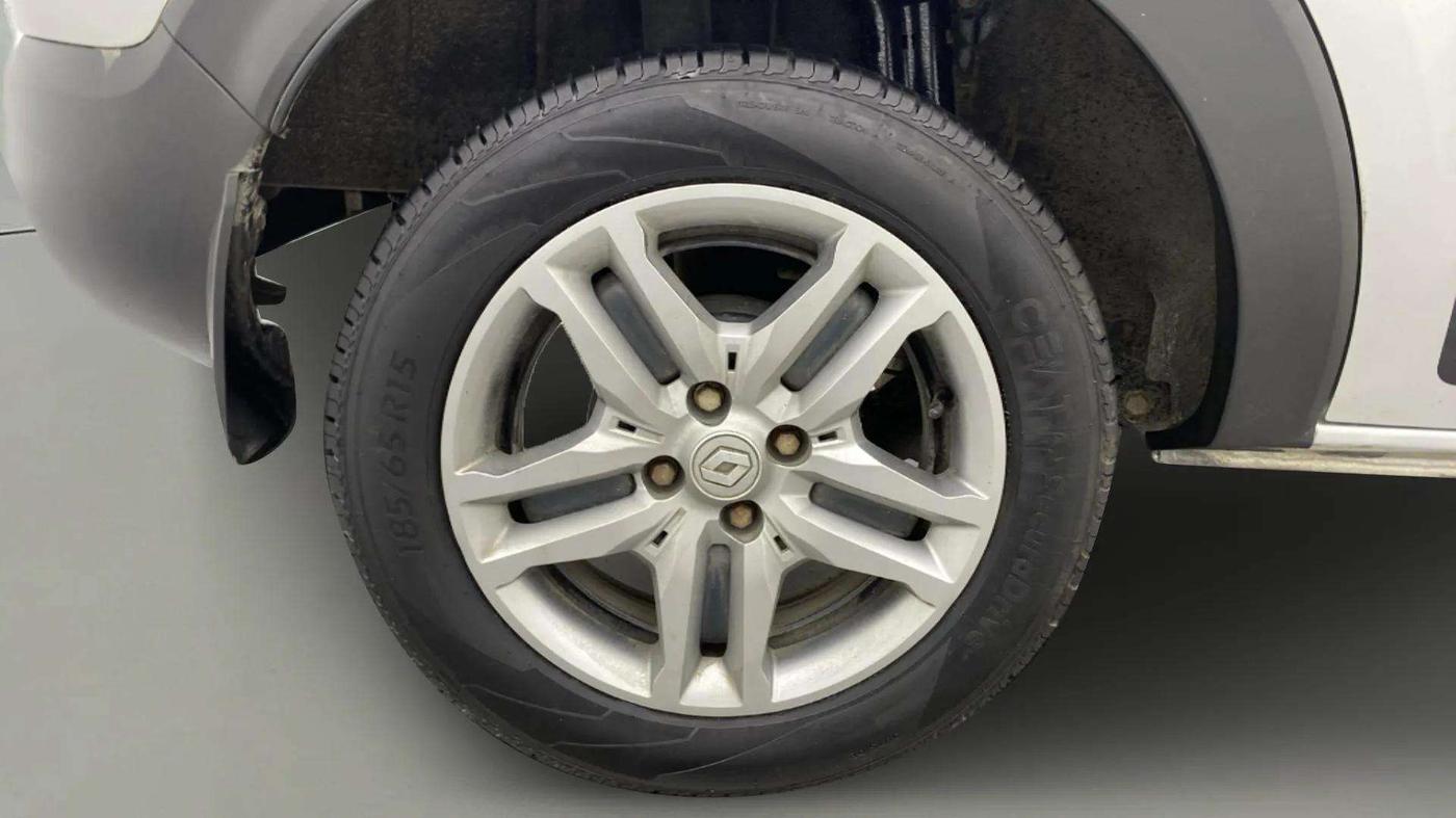 2022 Renault TRIBER RXZ, Petrol, Manual, 86,666 km, Right Rear Wheel