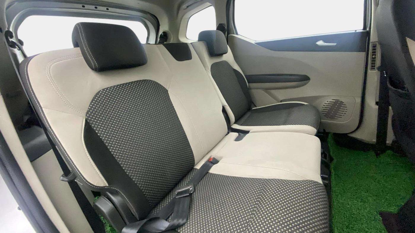 2022 Renault TRIBER RXZ, Petrol, Manual, 86,666 km, Right Side Rear Door Cabin