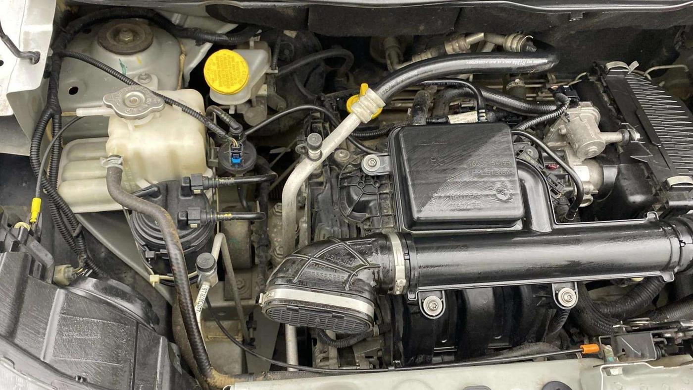 2022 Renault TRIBER RXZ, Petrol, Manual, 86,666 km, Engine View - Right