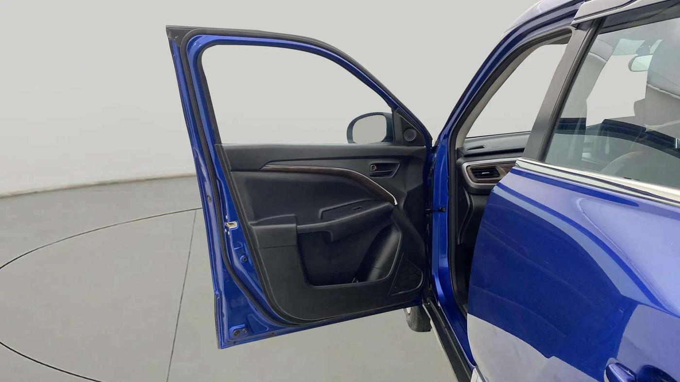 2023 Maruti BREZZA LXI SMART HYBRID, Petrol, Manual, 24,795 km, LHS Front Door