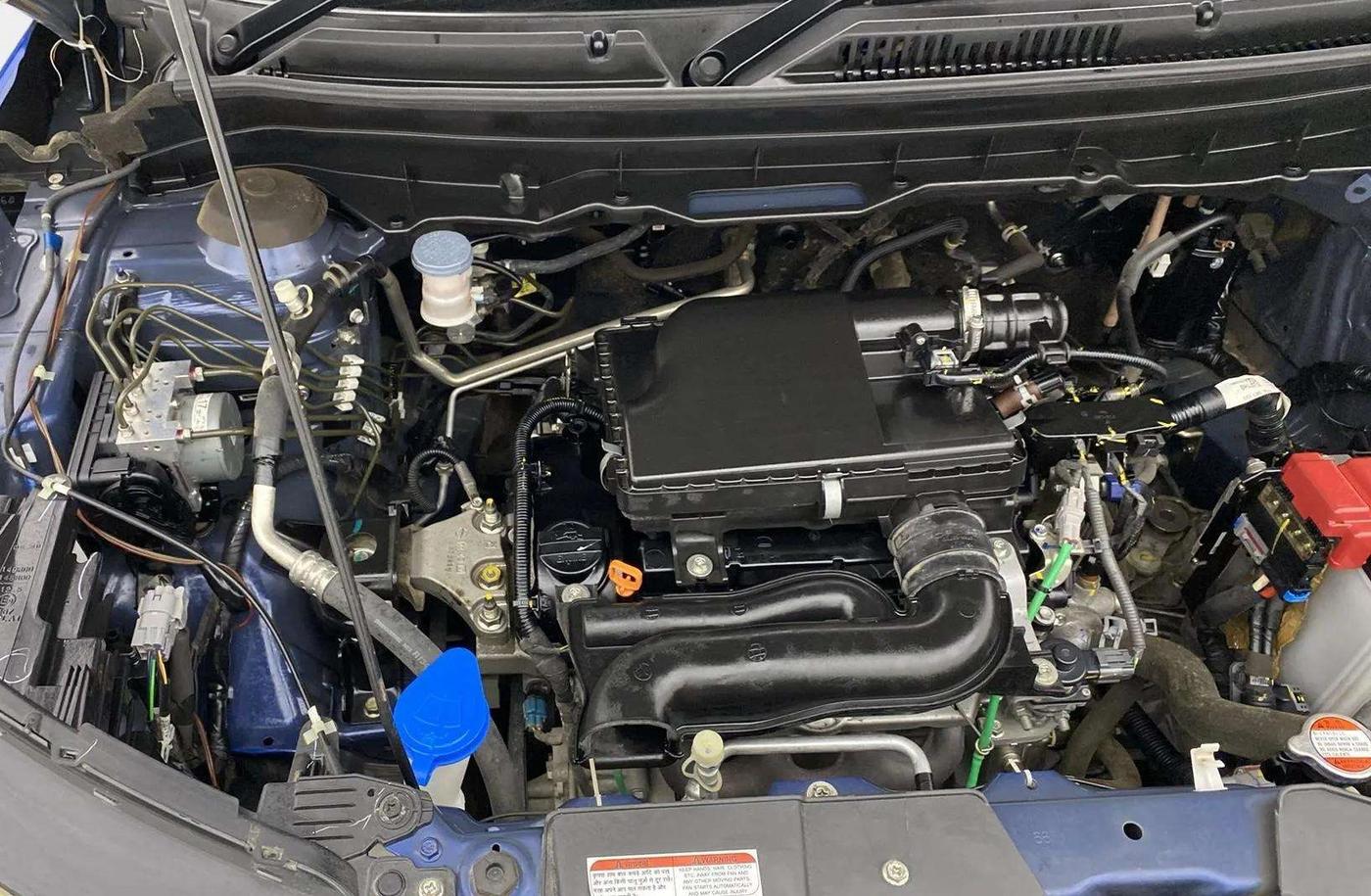 2023 Maruti BREZZA LXI SMART HYBRID, Petrol, Manual, 24,795 km, Engine View - Right