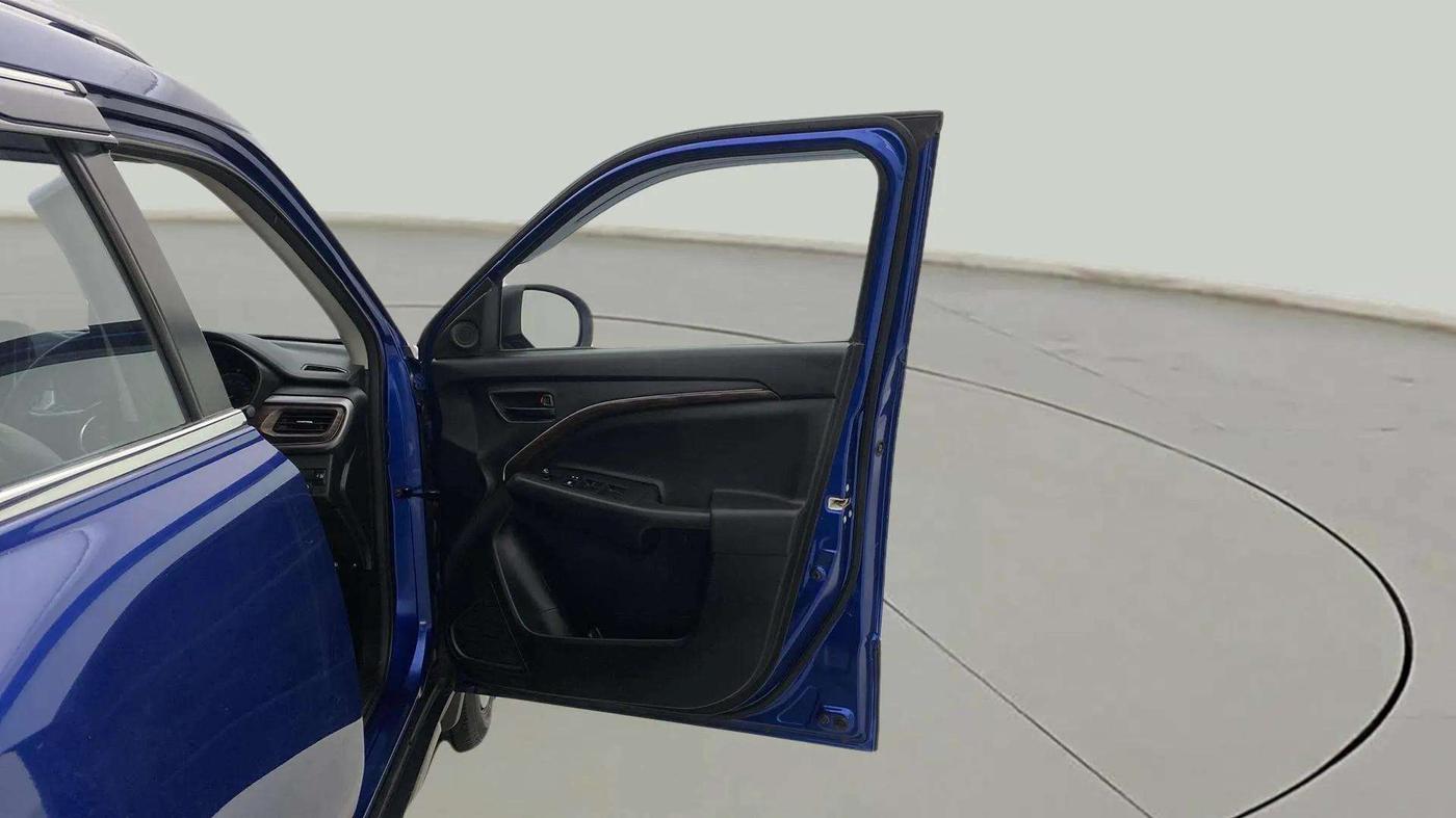 2023 Maruti BREZZA LXI SMART HYBRID, Petrol, Manual, 24,795 km, RHS Front Door