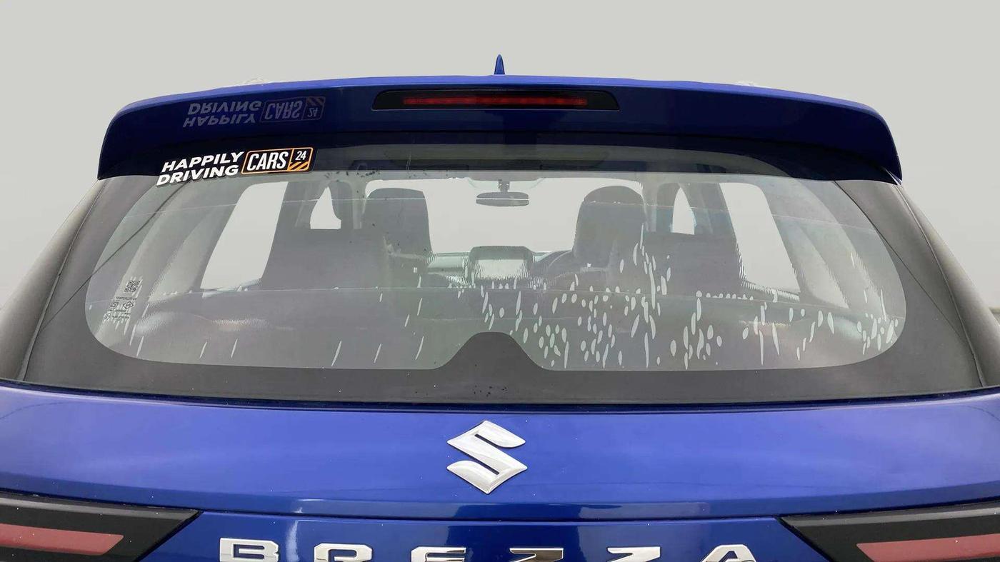 2023 Maruti BREZZA LXI SMART HYBRID, Petrol, Manual, 24,795 km, Rear Windshield