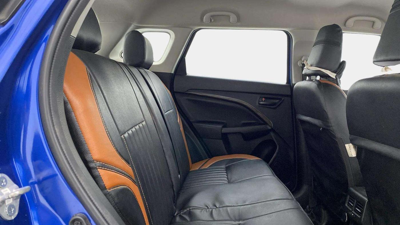 2023 Maruti BREZZA LXI SMART HYBRID, Petrol, Manual, 24,795 km, Right Side Rear Door Cabin