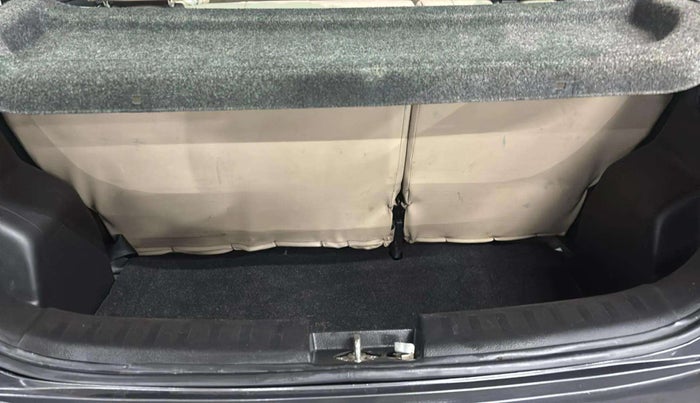 2015 Maruti Swift VXI, Petrol, Manual, 42,348 km, Boot Inside