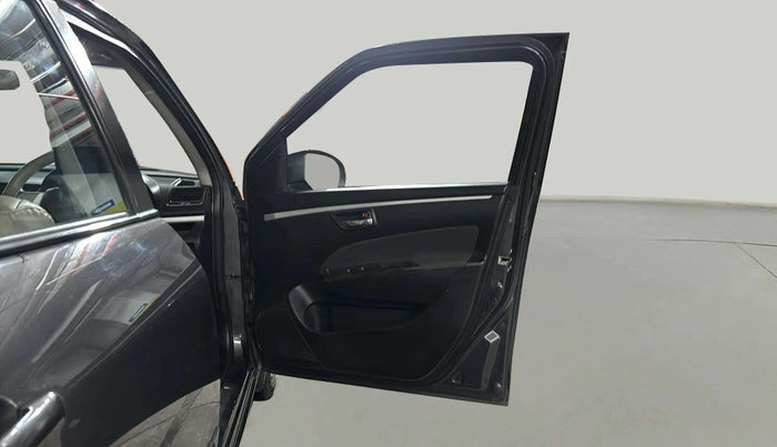 2015 Maruti Swift VXI, Petrol, Manual, 42,348 km, RHS Front Door