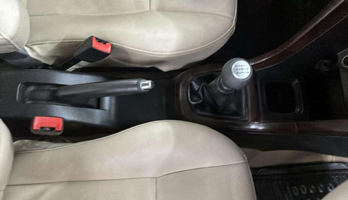 2015 Maruti Swift VXI, Petrol, Manual, 42,348 km, Gear Lever