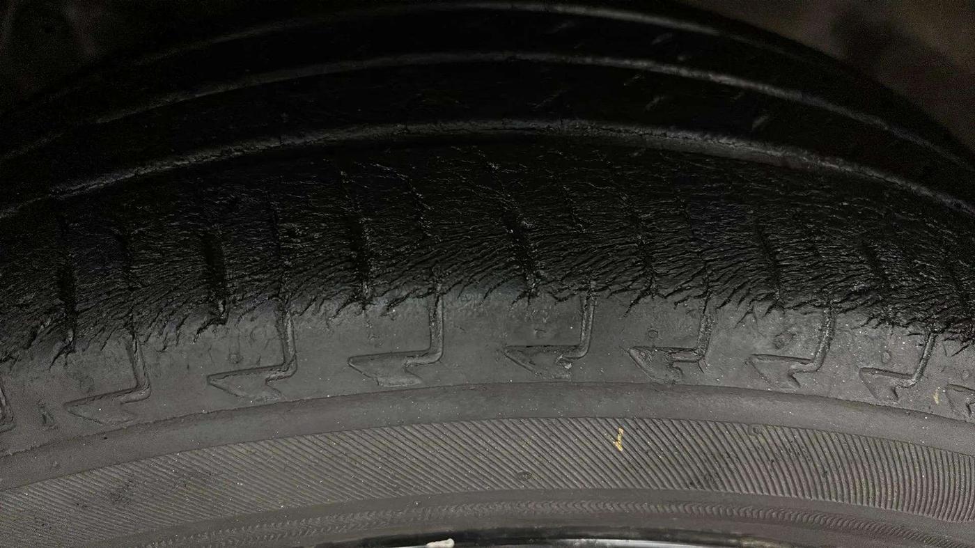 2017 Maruti IGNIS ALPHA 1.2, Petrol, Manual, 49,622 km, Left Front Tyre Tread