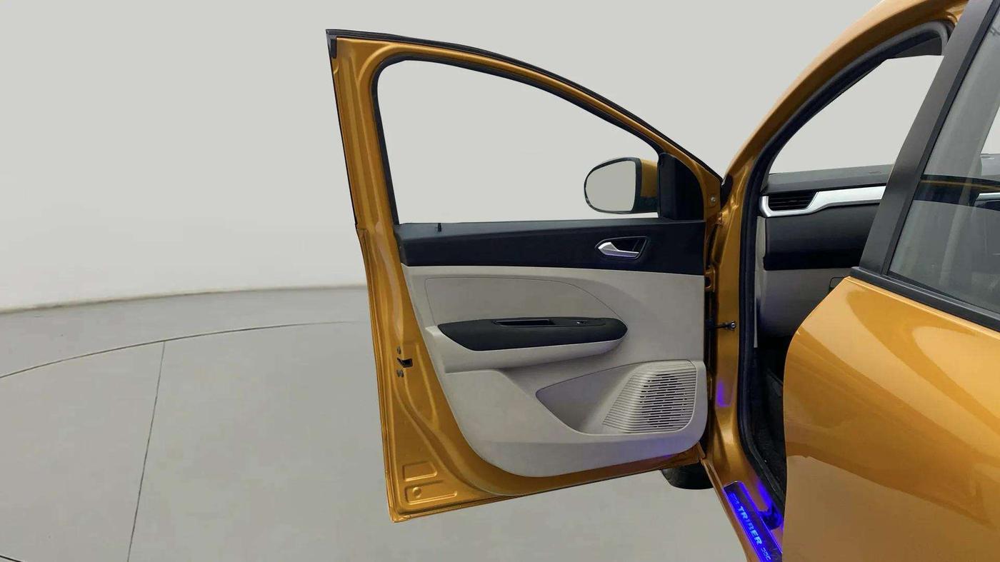 2019 Renault TRIBER RXZ, Petrol, Manual, 19,448 km, LHS Front Door