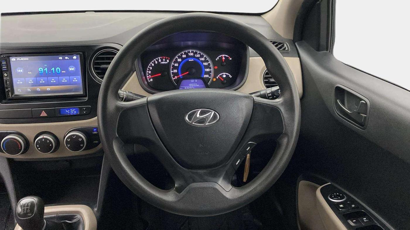 2016 Hyundai Grand i10 MAGNA 1.2 KAPPA VTVT, Petrol, Manual, 33,369 km, Steering Wheel Close Up