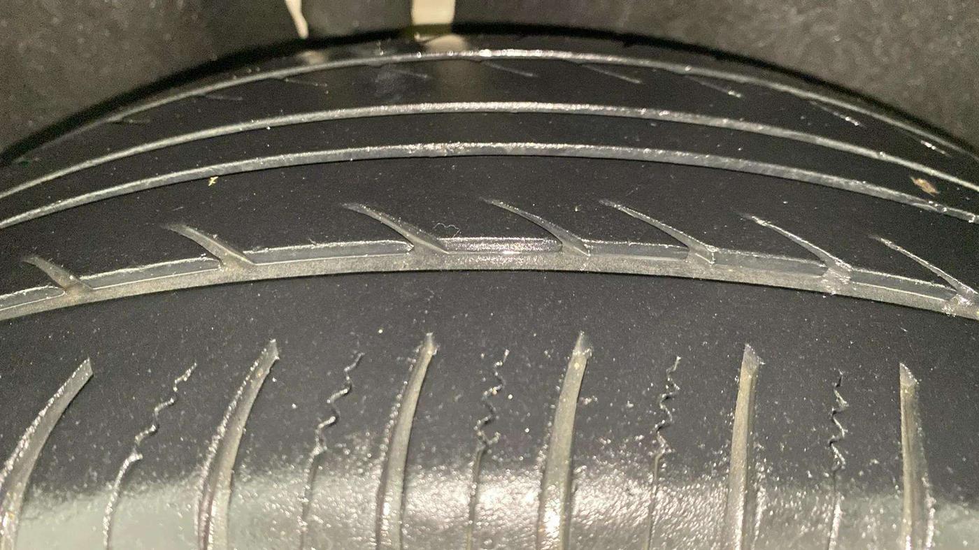 2015 Ford Ecosport TITANIUM 1.5L PETROL AT, Petrol, Automatic, 73,216 km, Right Rear Tyre Tread