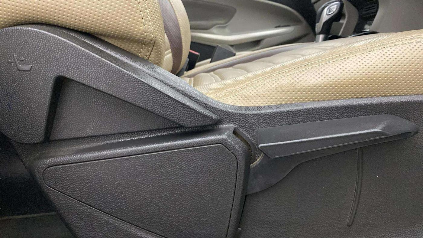 2015 Ford Ecosport TITANIUM 1.5L PETROL AT, Petrol, Automatic, 73,216 km, Driver Side Adjustment Panel