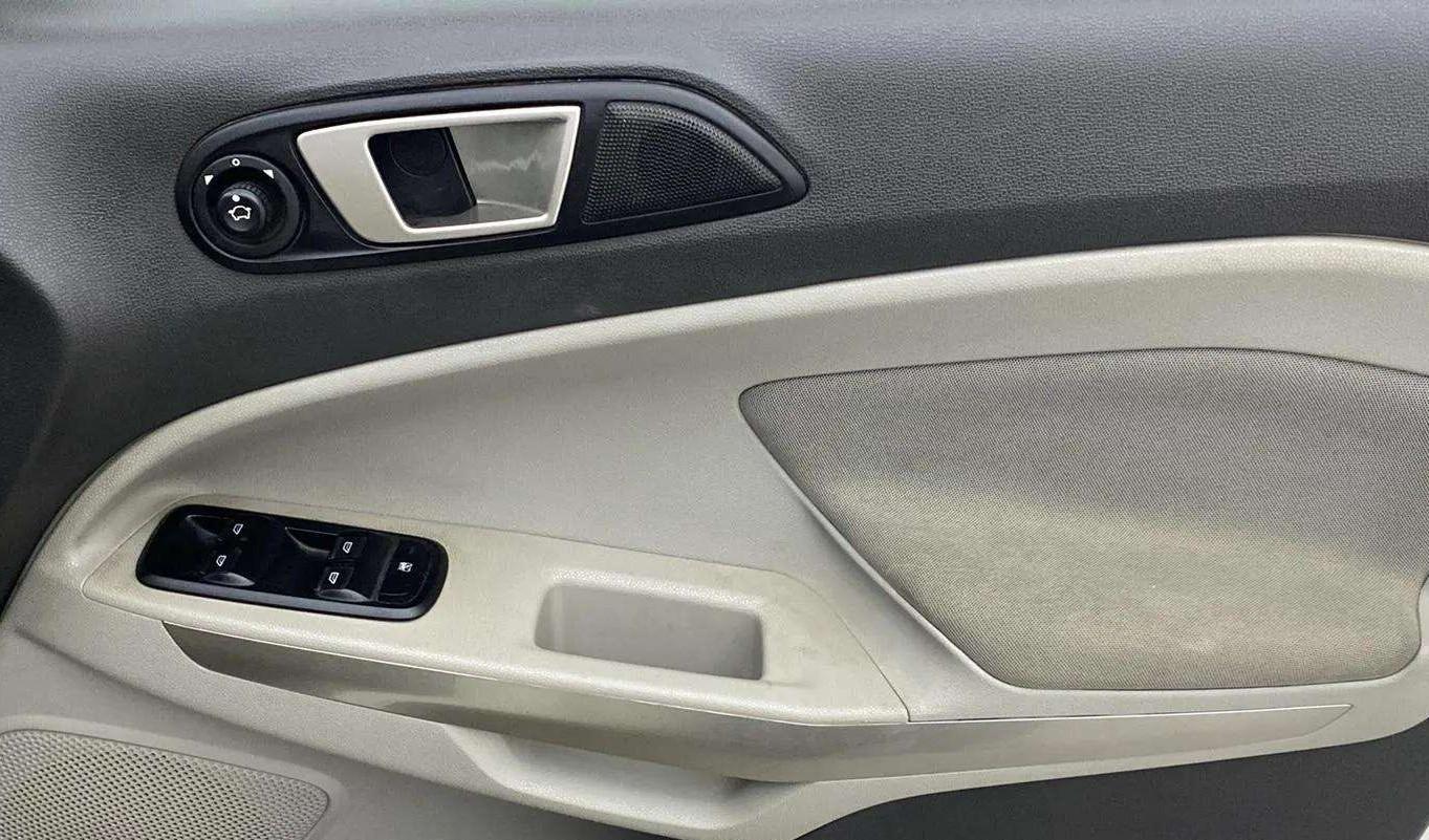 2015 Ford Ecosport TITANIUM 1.5L PETROL AT, Petrol, Automatic, 73,216 km, Driver Side Door Panels Control