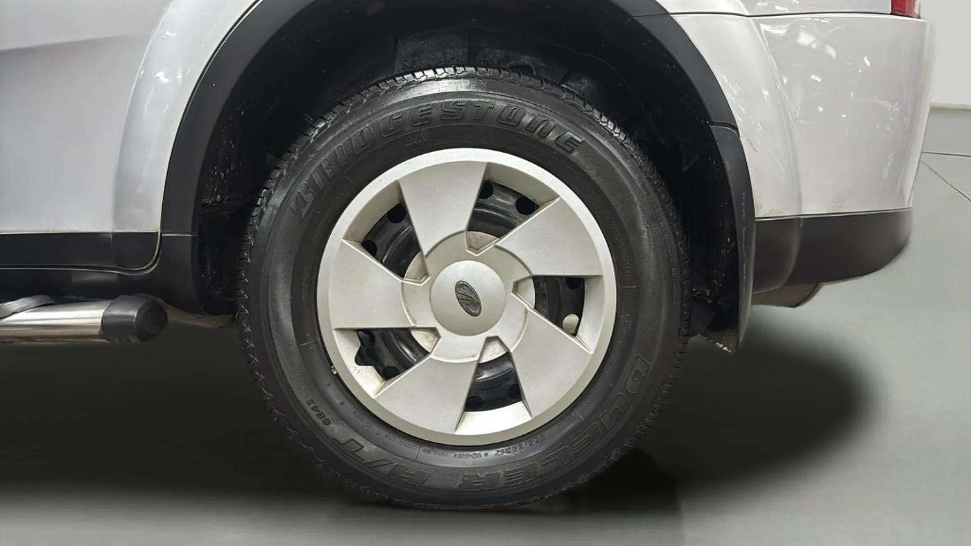 2015 Mahindra XUV500 W6, Diesel, Manual, 41,456 km, Left Rear Wheel