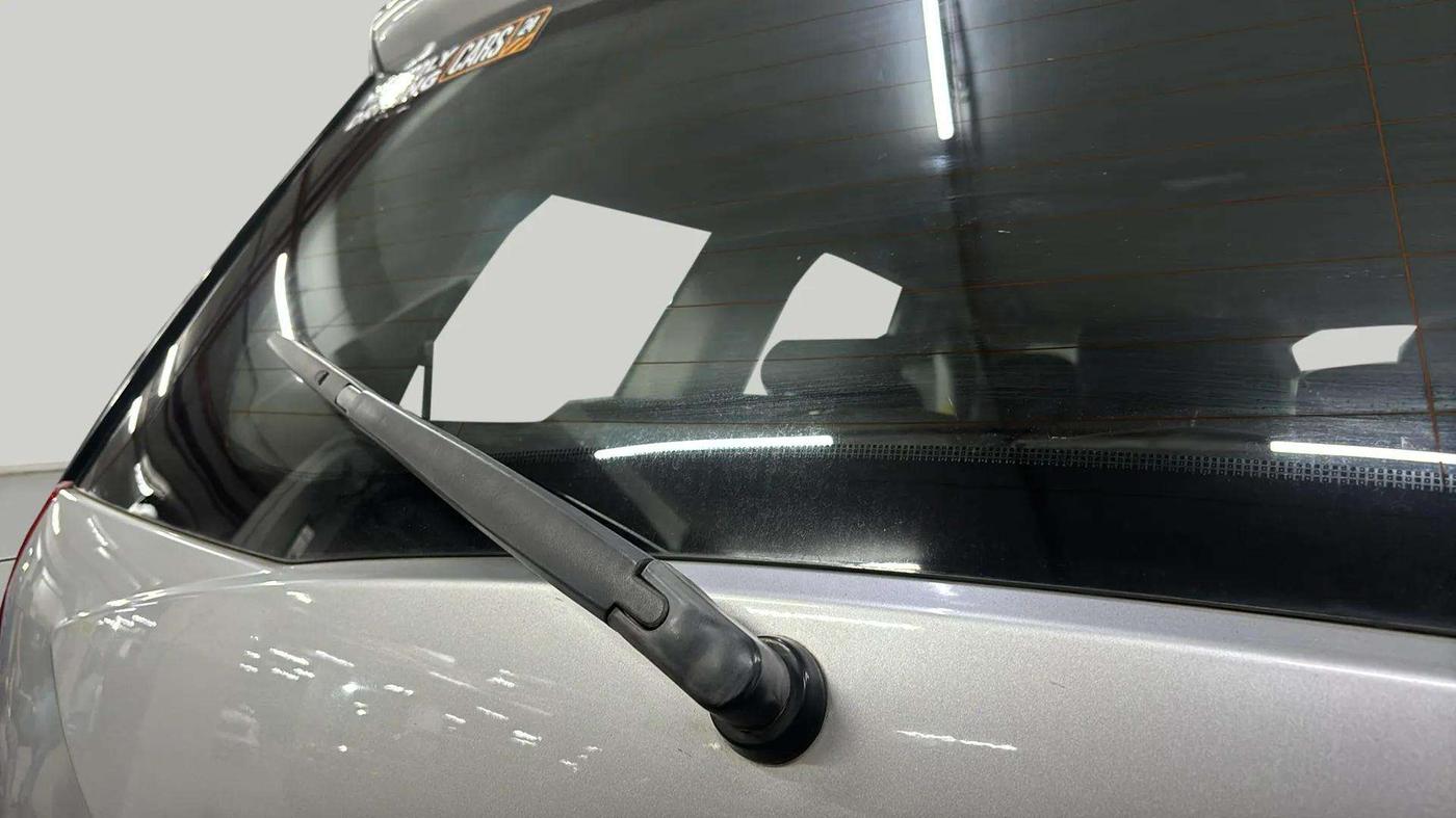 2015 Mahindra XUV500 W6, Diesel, Manual, 41,456 km, Rear Wiper