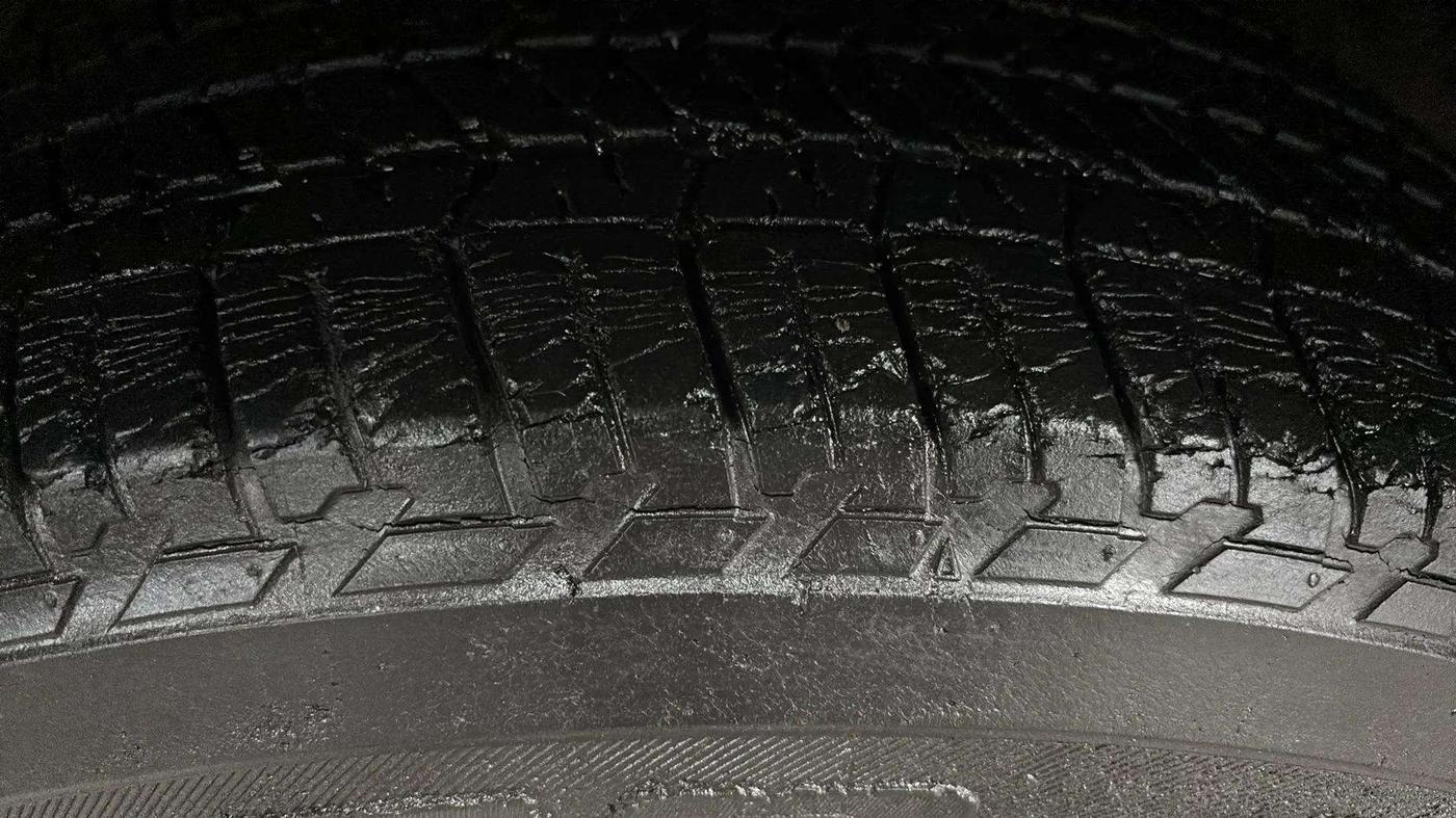 2015 Mahindra XUV500 W6, Diesel, Manual, 41,456 km, Right Front Tyre Tread