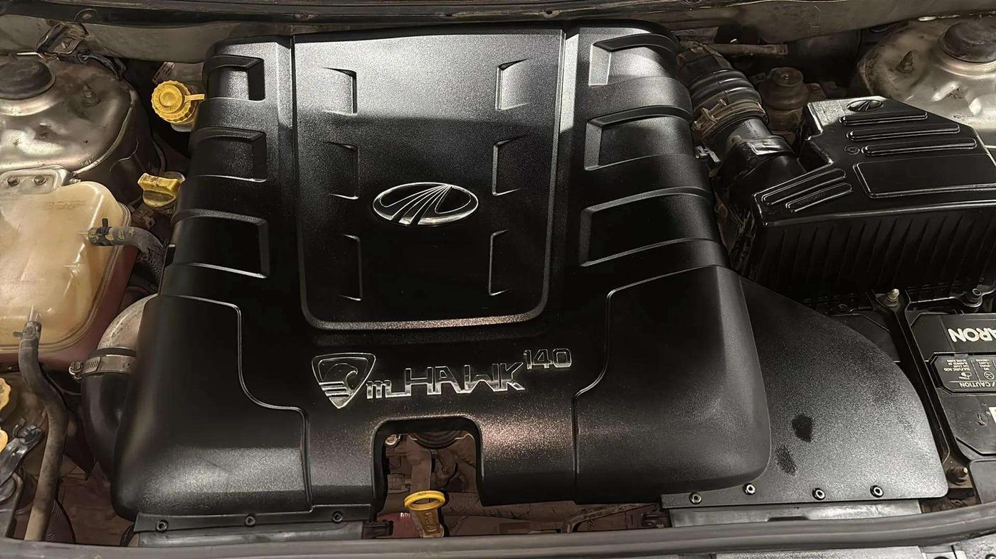 2015 Mahindra XUV500 W6, Diesel, Manual, 41,456 km, Engine View