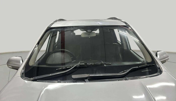 2015 Mahindra XUV500 W6, Diesel, Manual, 41,277 km, Front Windshield