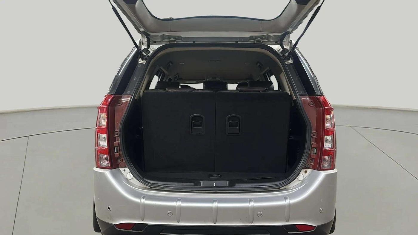 2015 Mahindra XUV500 W6, Diesel, Manual, 41,456 km, Boot Inside