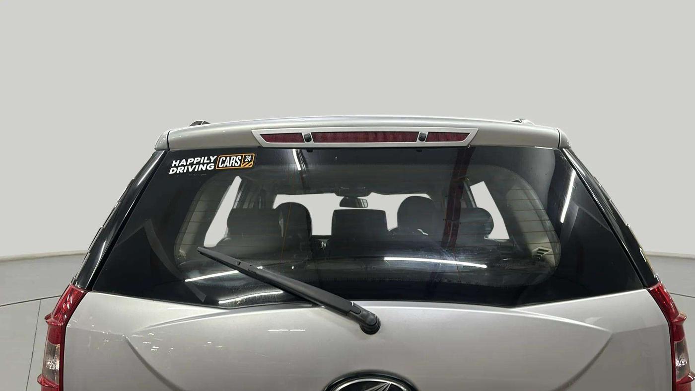2015 Mahindra XUV500 W6, Diesel, Manual, 41,456 km, Rear Windshield