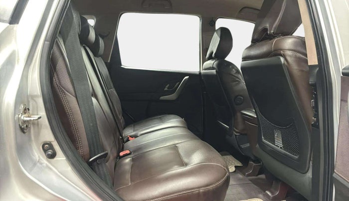 2015 Mahindra XUV500 W6, Diesel, Manual, 41,277 km, Right Side Rear Door Cabin