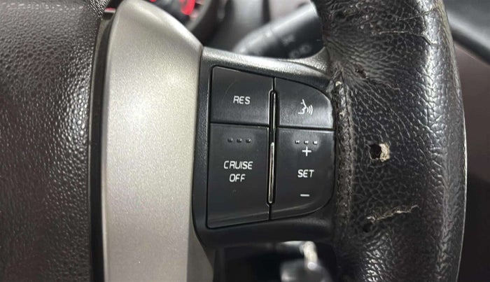 2015 Mahindra XUV500 W6, Diesel, Manual, 41,277 km, Adaptive Cruise Control